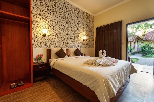 Segara Anak Bungalow & Restaurant (Praya)